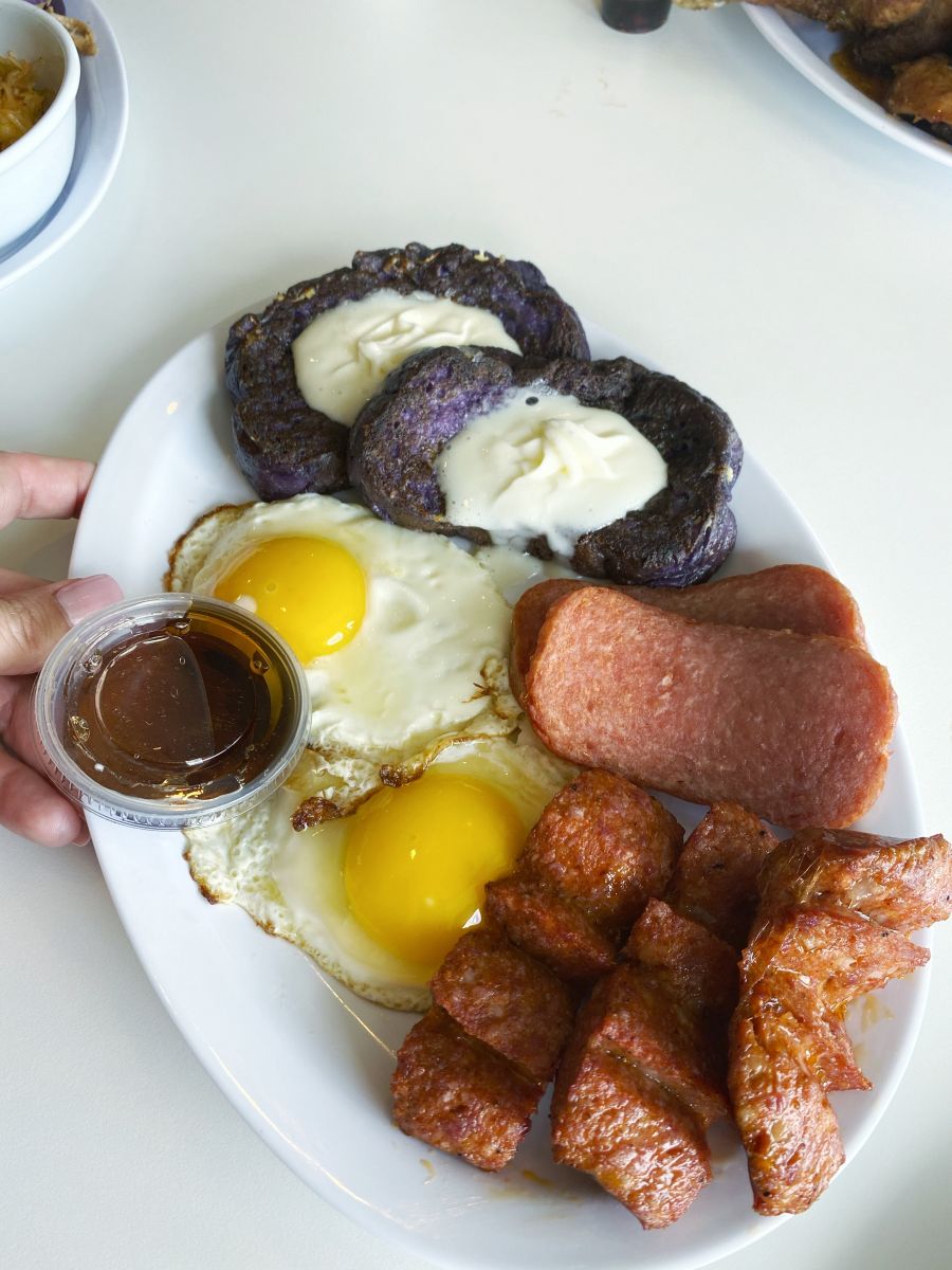 Marianas Grinds Taste Paradise with Pacific Island Food